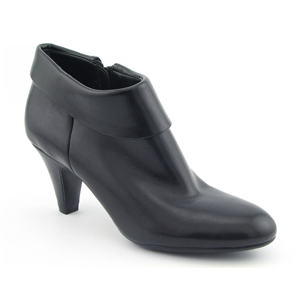 NATURALIZER Bates Ankle Boots Black