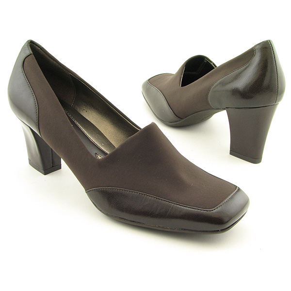 NATURALIZER Follie Pumps Brown