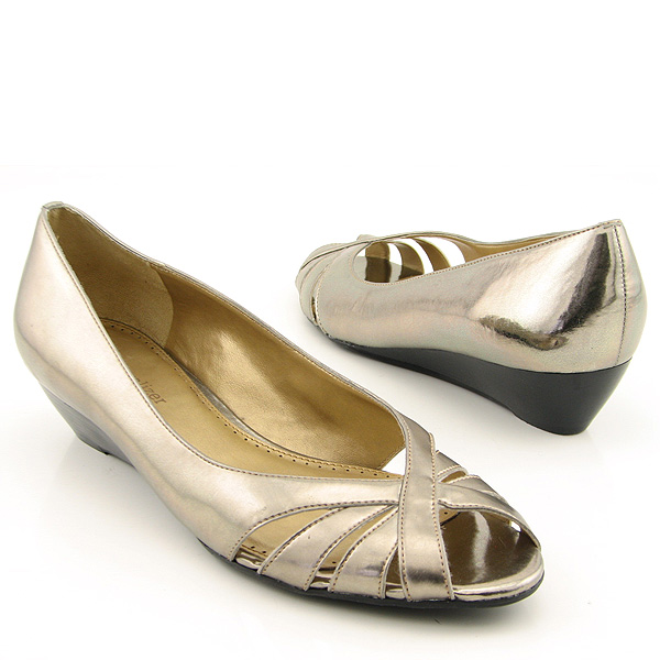 NATURALIZER Urbana Platforms Wedges Silver