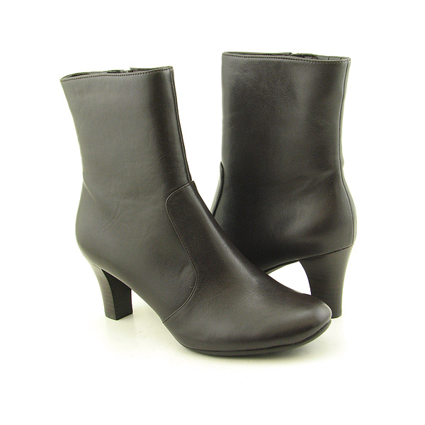 NATURALIZER Dangerfield Ankle Boots Brown