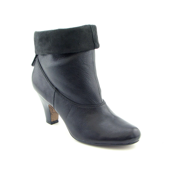 REPORT Kait Boots Black