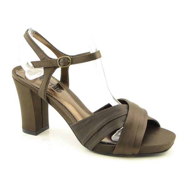 UNLISTED Hair Brush Heels Sandals Brown