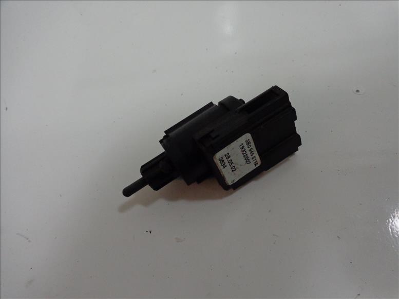 BRAKE LIGHT SWITCH 3B0945511A VW JETTA PASSAT 0110 B5.5 MK5 eBay