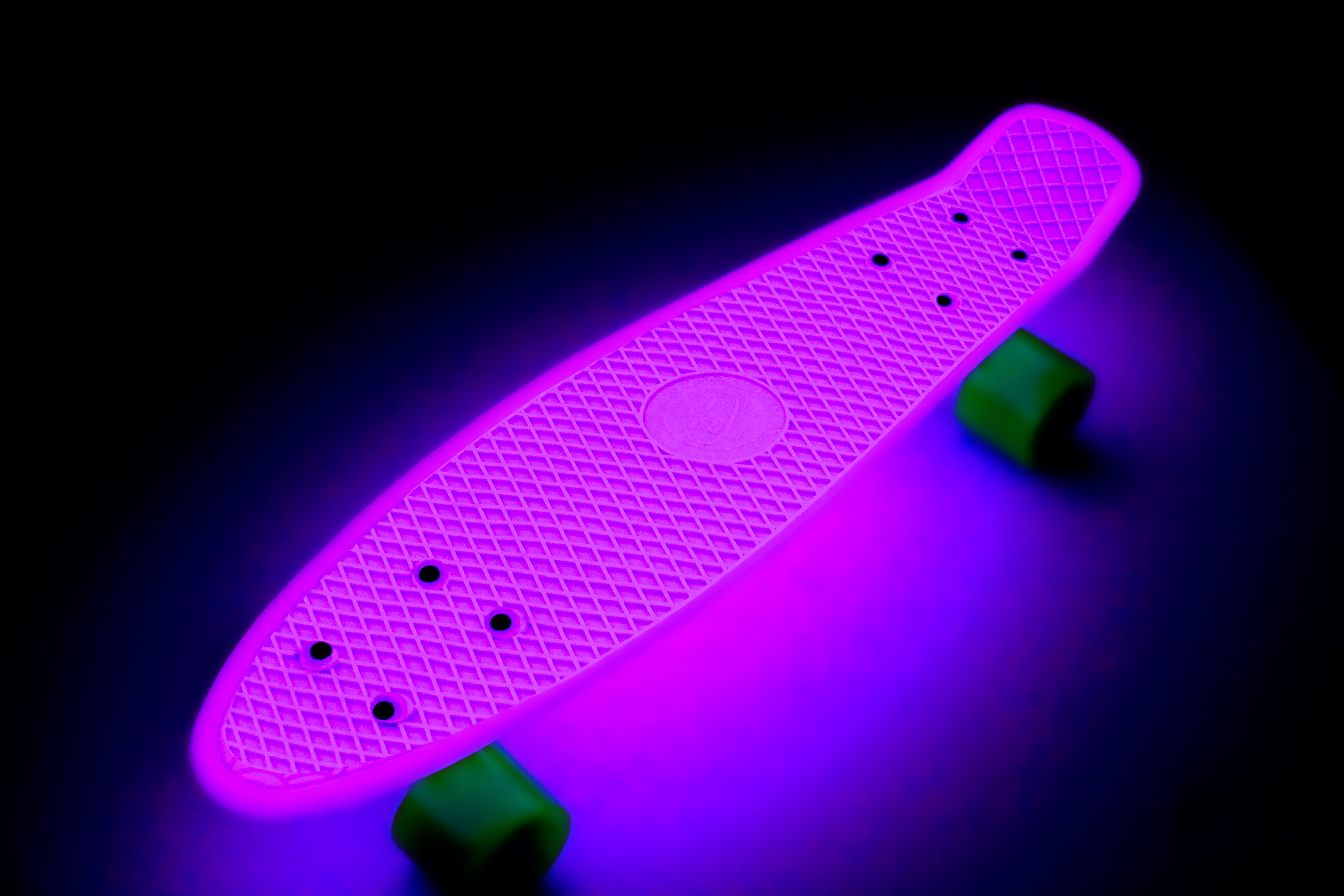 Glow in the Dark Fish Skateboard LED Wheels Urban Retro Cruiser Stereo