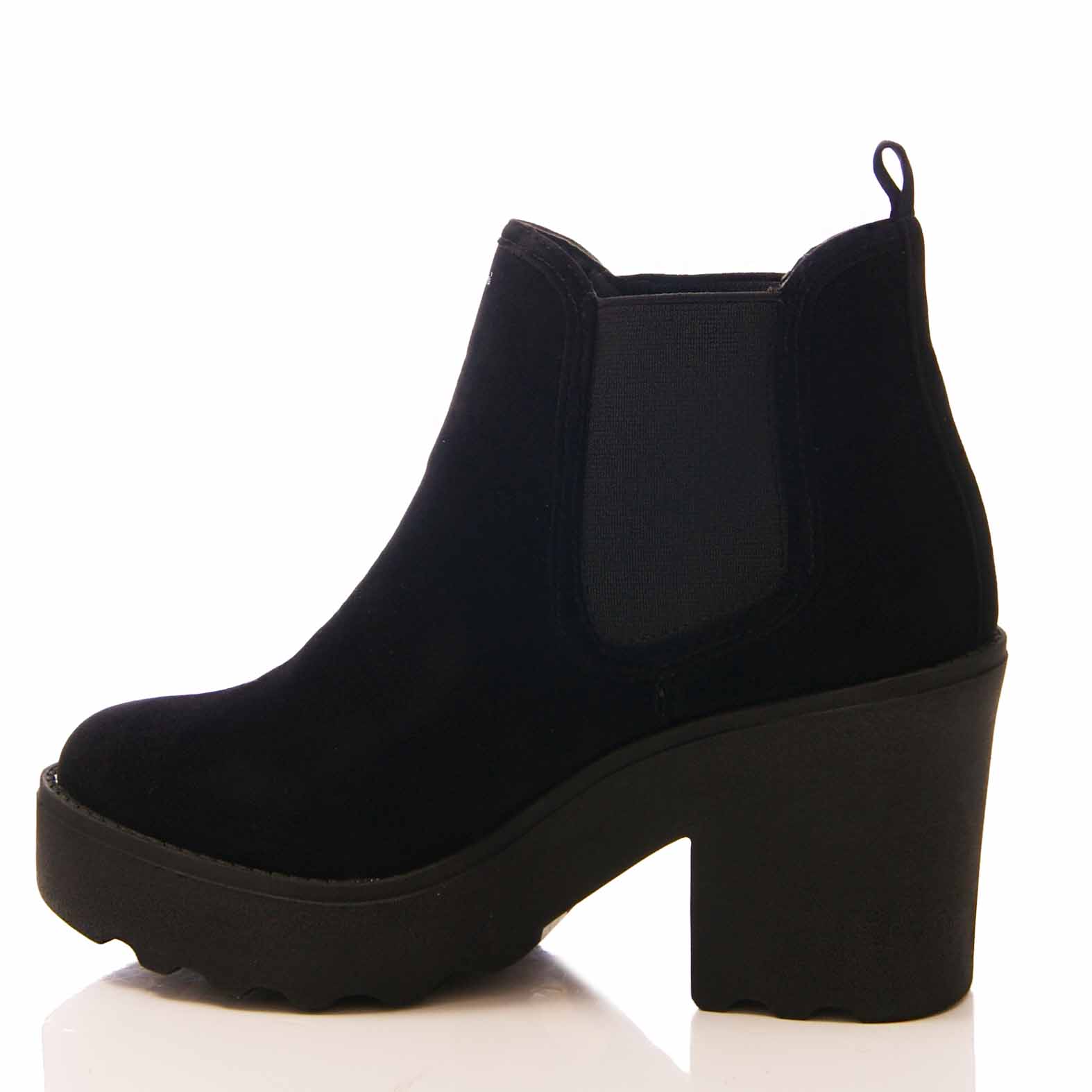 outfit botas chelsea mujer