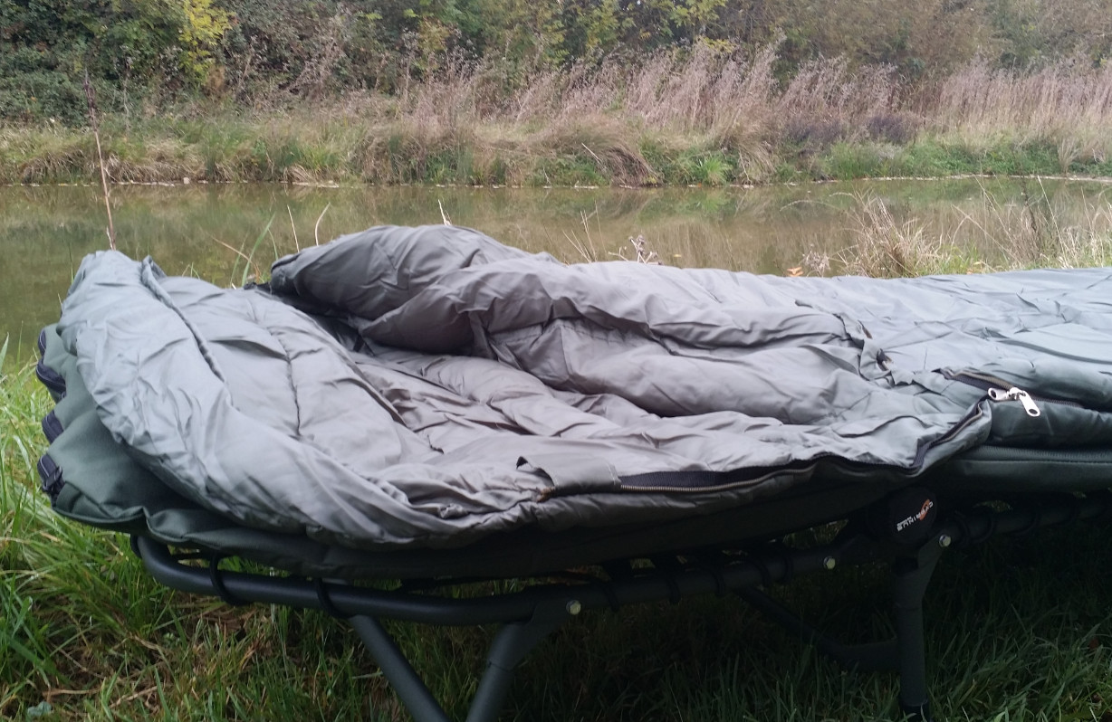 Brand New Cyprinus Carp Fishing Frostline 3 4 season bedchair