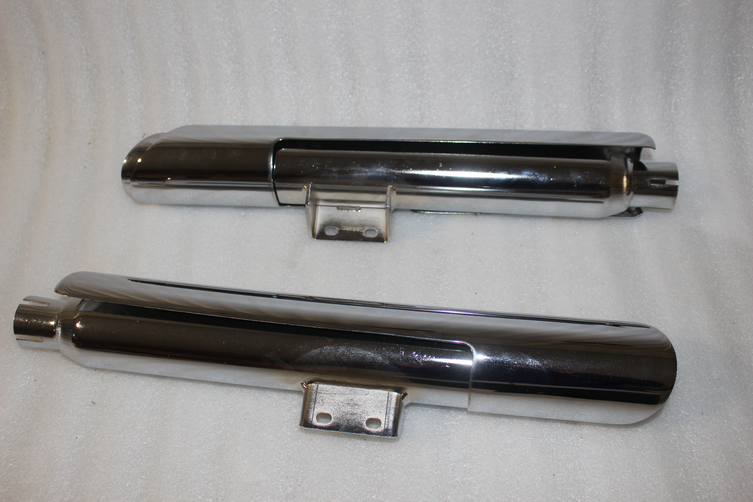 1801-1248 NEW VANCE & HINES TWIN SLASH ROUND MUFFLERS FITS 2018