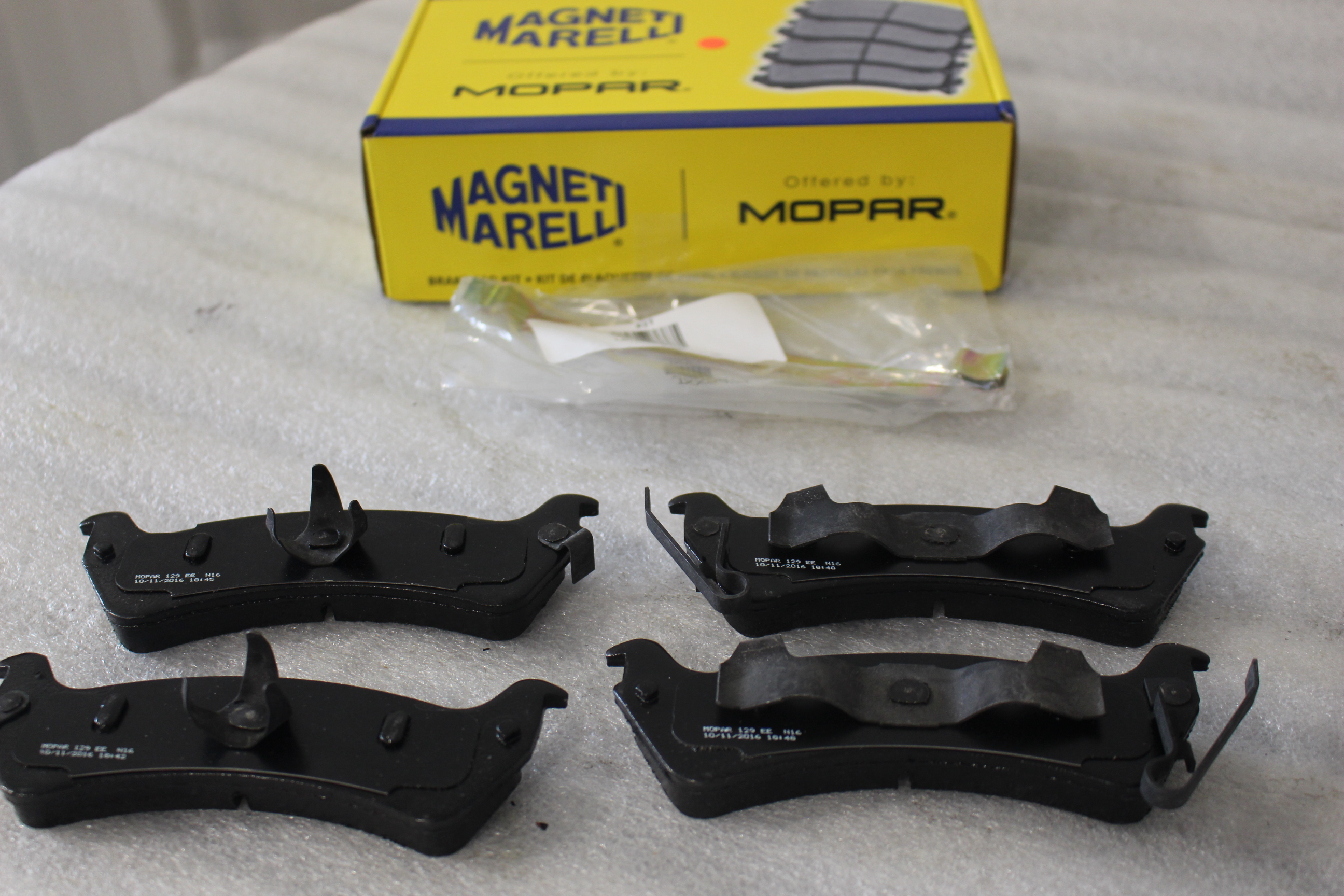 NEW OEM 19941998 Jeep Grand Cherokee Rear Brake Pads Marelli