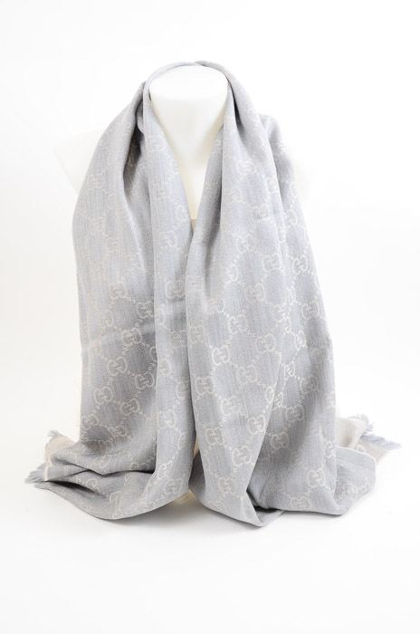 Gucci-Reversible-Stencil-gray-signature-GG-jacquard-fringe-wrap-scarf-NEW-330