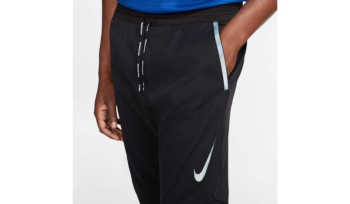 المتبقي فريد مؤتمر nike shield swift 