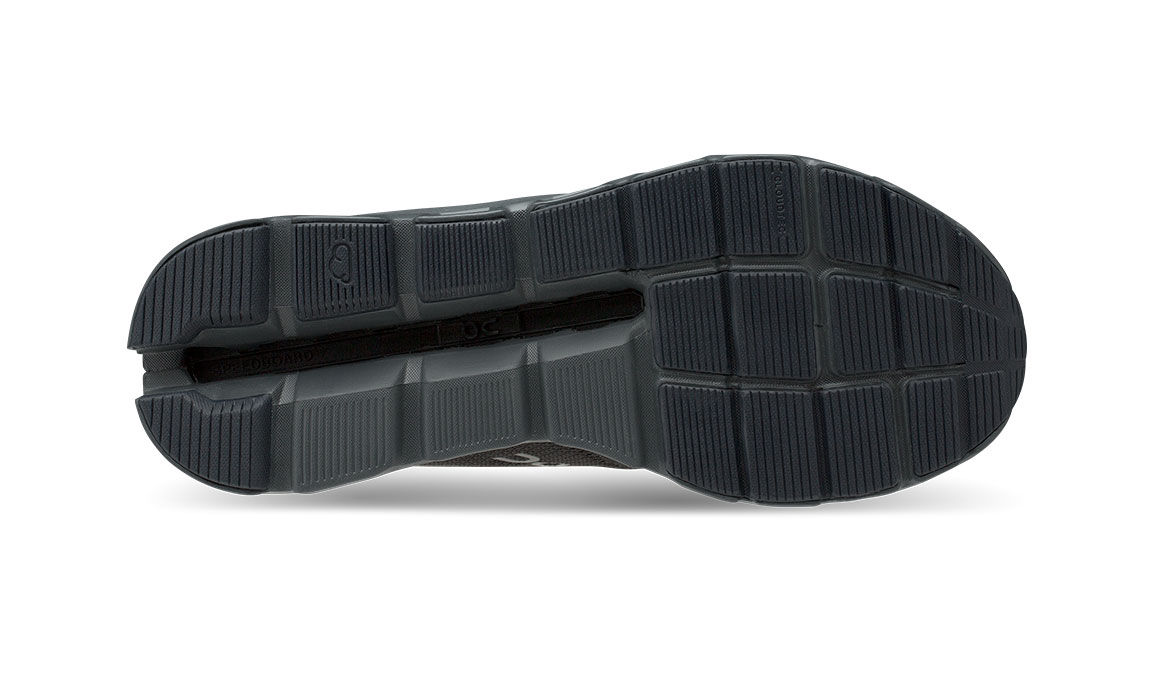 on stratus running shoe