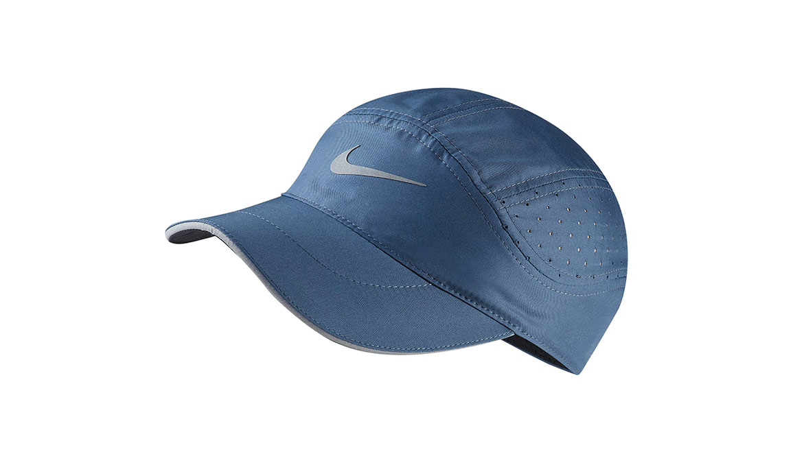 nike aerobill tailwind elite