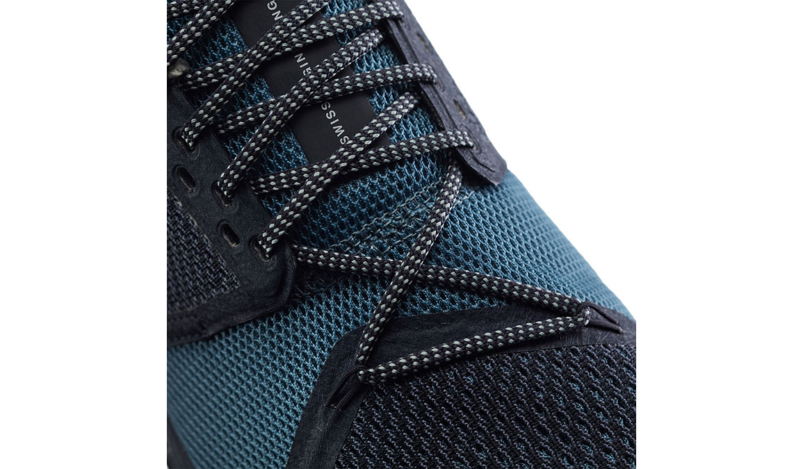 womens on cloudstratus