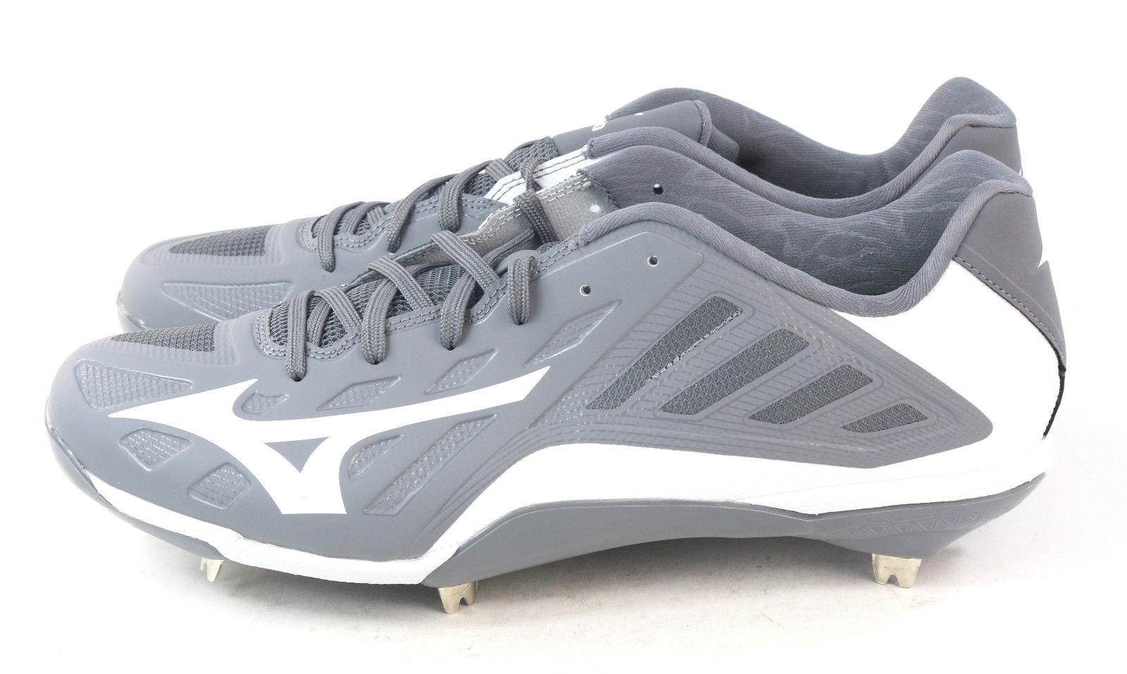 12 M US Mizuno Mens Heist iq Black//White