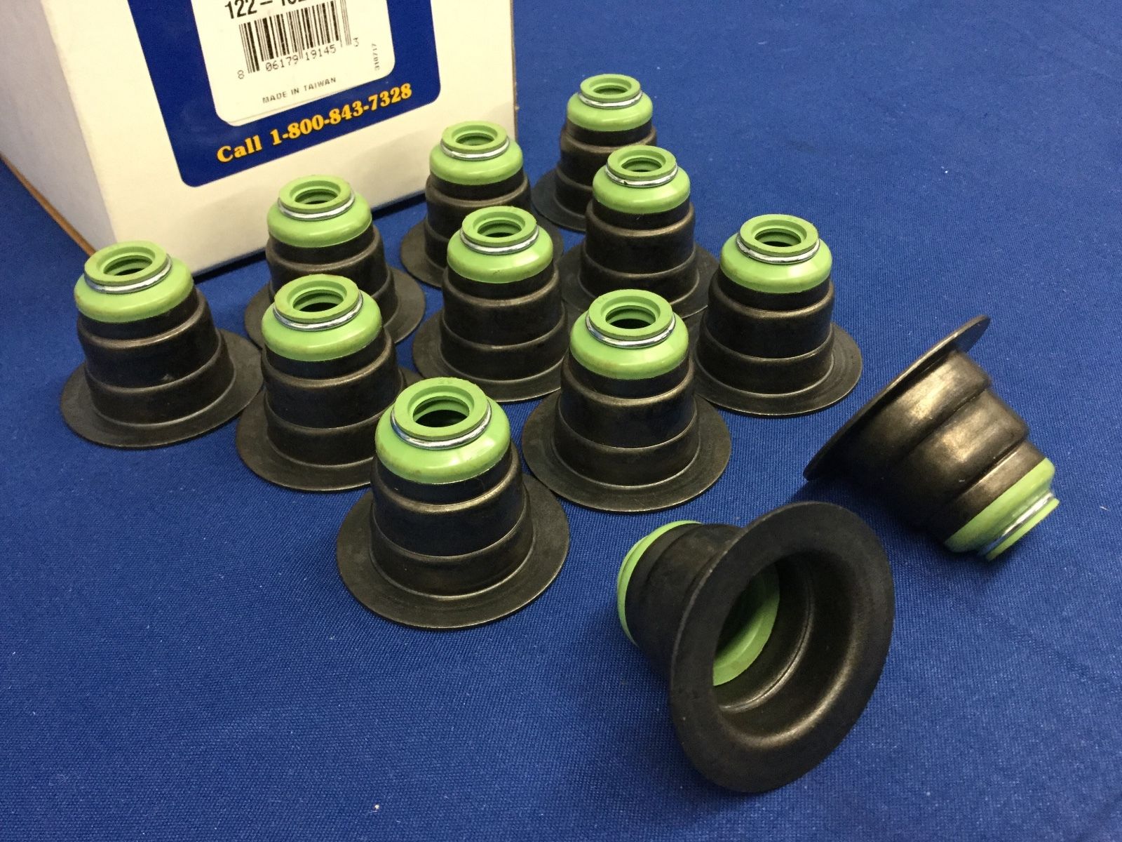 Navistar International DT466E / DT530E Top Hat Valve Stem Seal Set