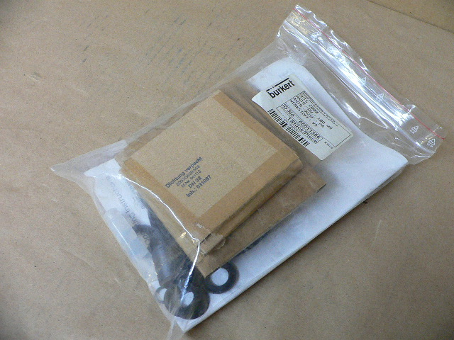 Burkert SET5-2000 2-Wege 2-Set Repair Kit NEW NOB