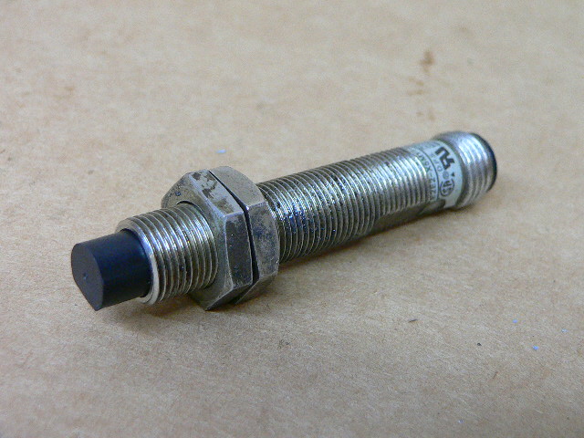 OMRON E2E2-X5MY1-M4 PROXIMITY SWITCH