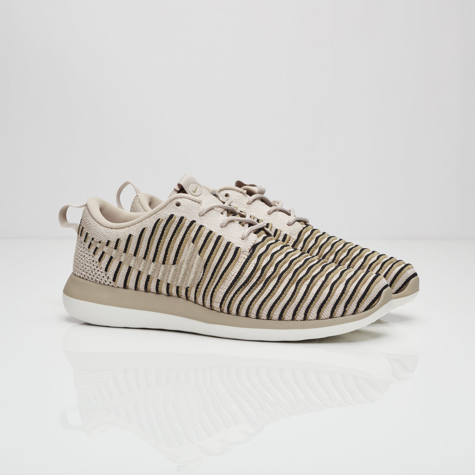 Details about Nike Roshe Two Flyknit 844929 200 Womens Trainers Details about Nike Roshe Two Flyknit 844929 200 Womens Trainers