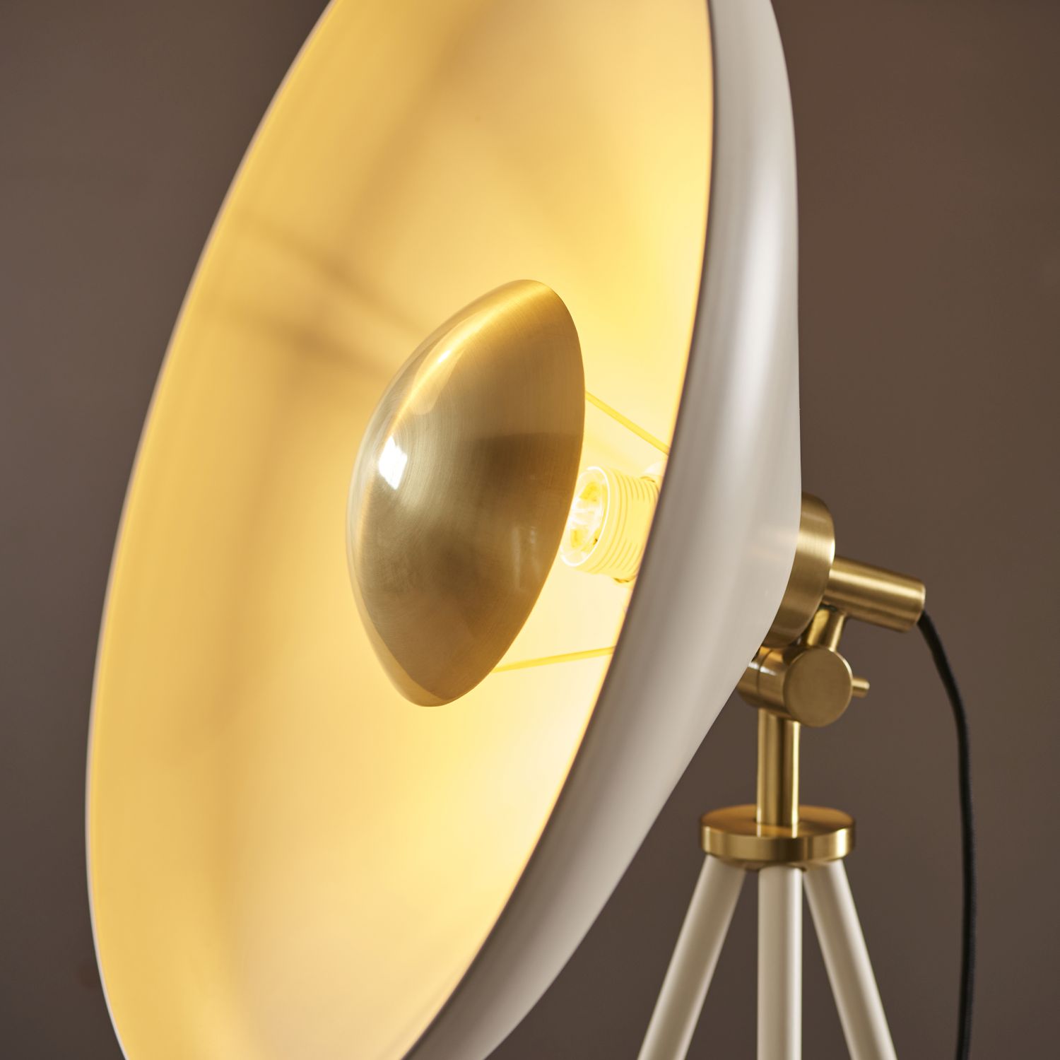 Versanora Curved Arquer LED Standard Stehlampe Chrom Modern Lighting VN