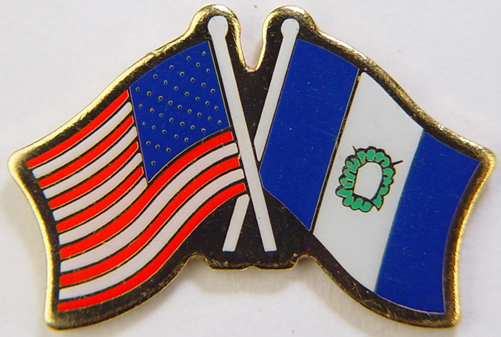 Banderas cruzadas internacionales de Estados Unidos - Obra de arte original, PIN diseñado por expertos - 1,125" - Imagen 8 de 46