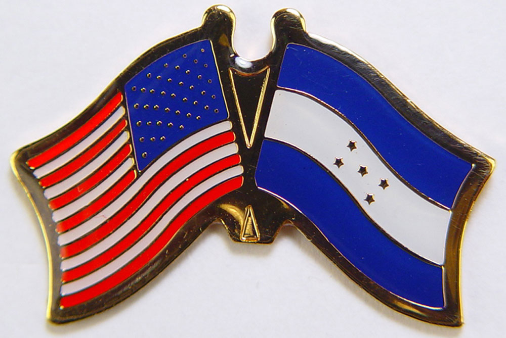 Banderas cruzadas internacionales de Estados Unidos - Obra de arte original, PIN diseñado por expertos - 1,125" - Imagen 12 de 46