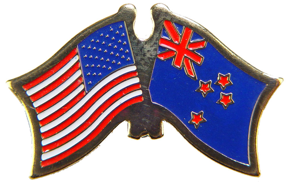 Banderas cruzadas internacionales de Estados Unidos - Obra de arte original, PIN diseñado por expertos - 1,125" - Imagen 23 de 46