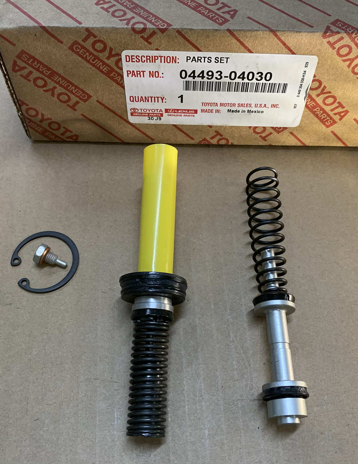 OEM Genuine Brake Master Cylinder Repair Kit Fits Toyota 9504