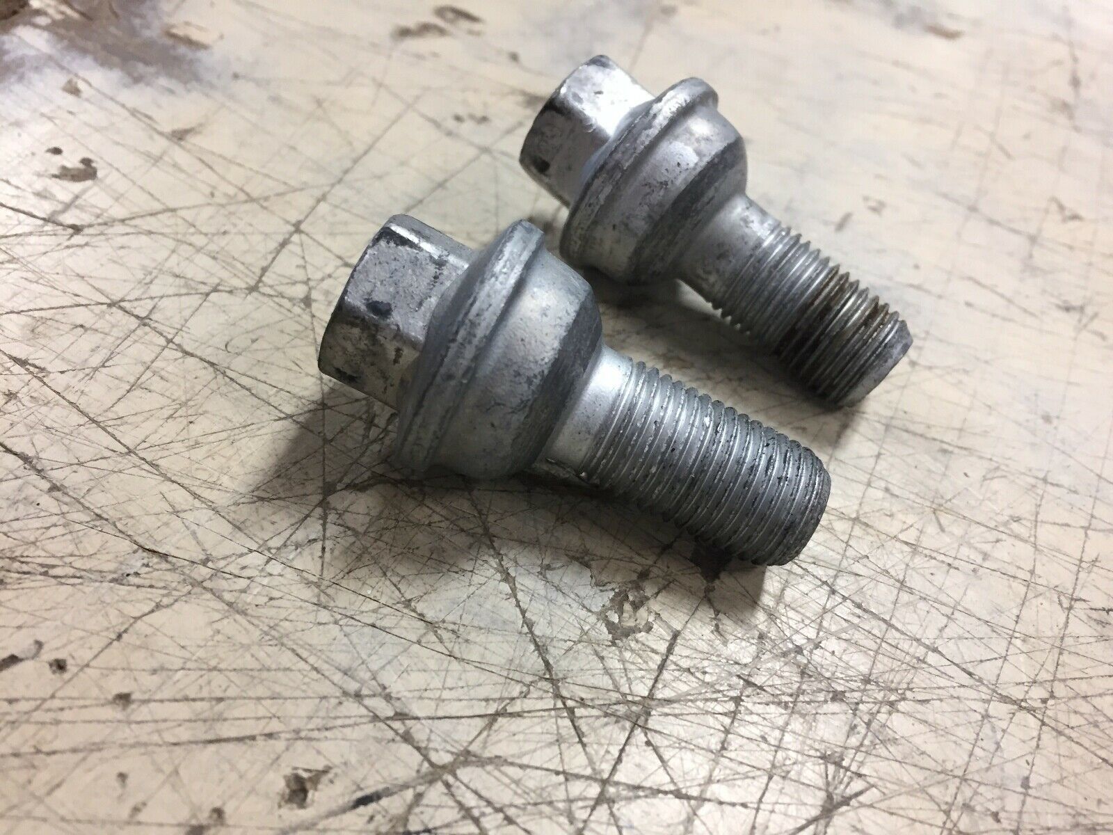 New Takeoff 20162019 MercedesBenz Metris OEM Lug Studs Set of 5 Lut