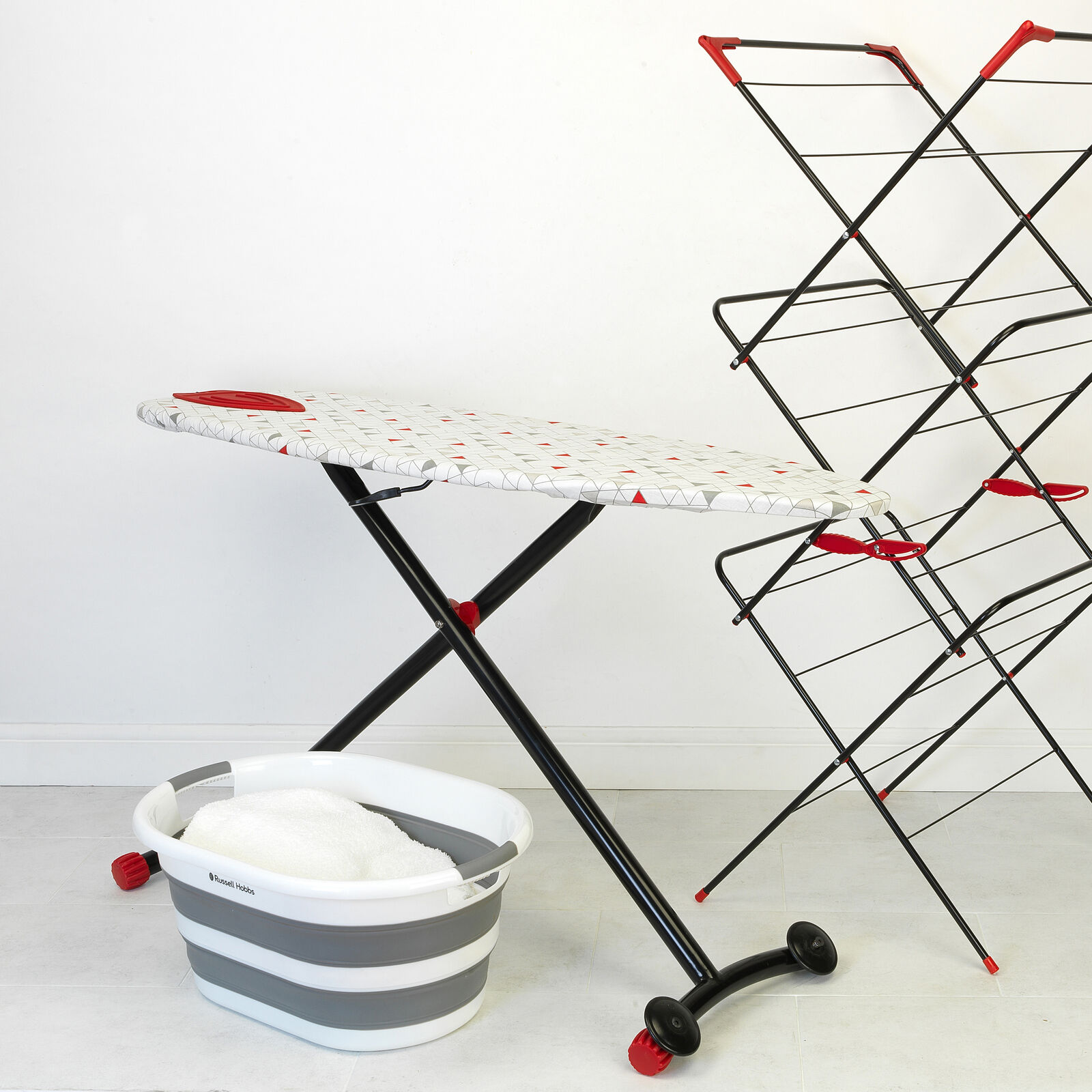 Russell Hobbs LA053992 Collapsible Ironing Board with Wheels, 135 x 45