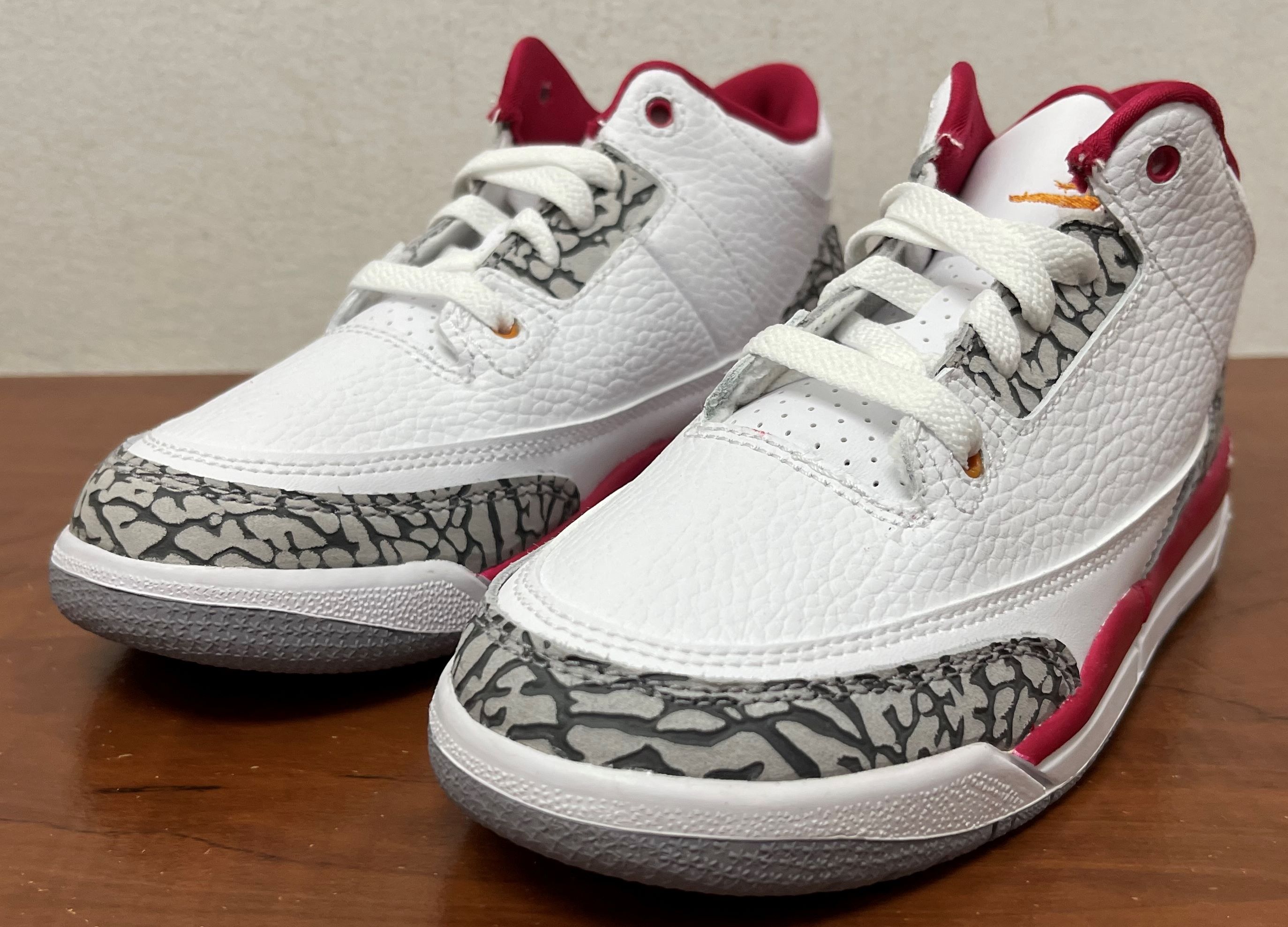 

Little Kids Jordan 3 Retro Cardinal Red White/Cardinal Red (429487 126, White/light curry-cardinal red