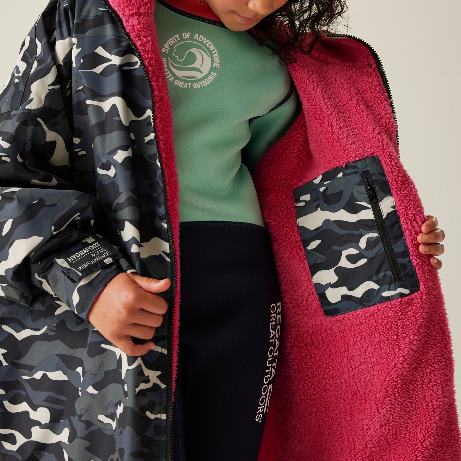 Regatta Kids Spirit Of Adventure Hooded Waterproof Warm Drying Changing Robe - Picture 40 of 150
