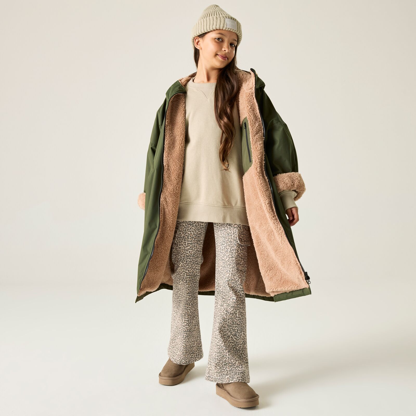 Regatta Kids Spirit Of Adventure Hooded Waterproof Warm Drying Changing Robe - Picture 47 of 121