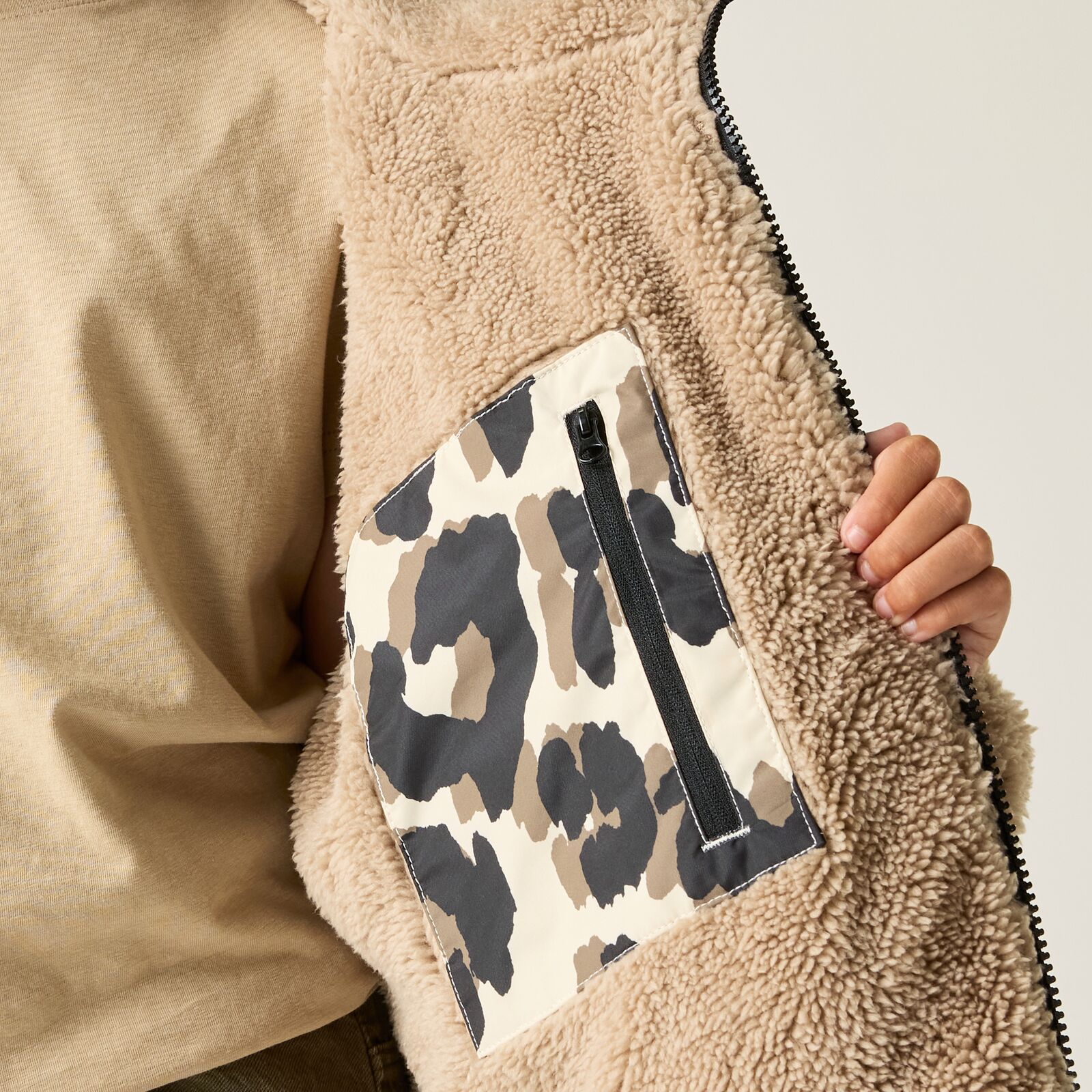 Regatta Kids Spirit Of Adventure Hooded Waterproof Warm Drying Changing Robe - Picture 121 of 121