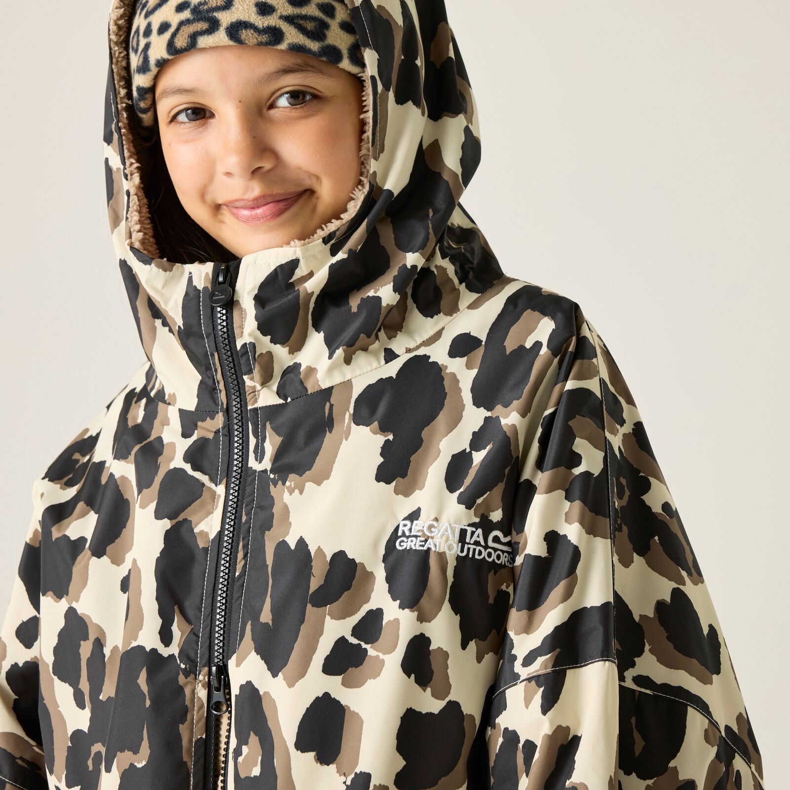 Regatta Kids Spirit Of Adventure Hooded Waterproof Warm Drying Changing Robe - Picture 120 of 121