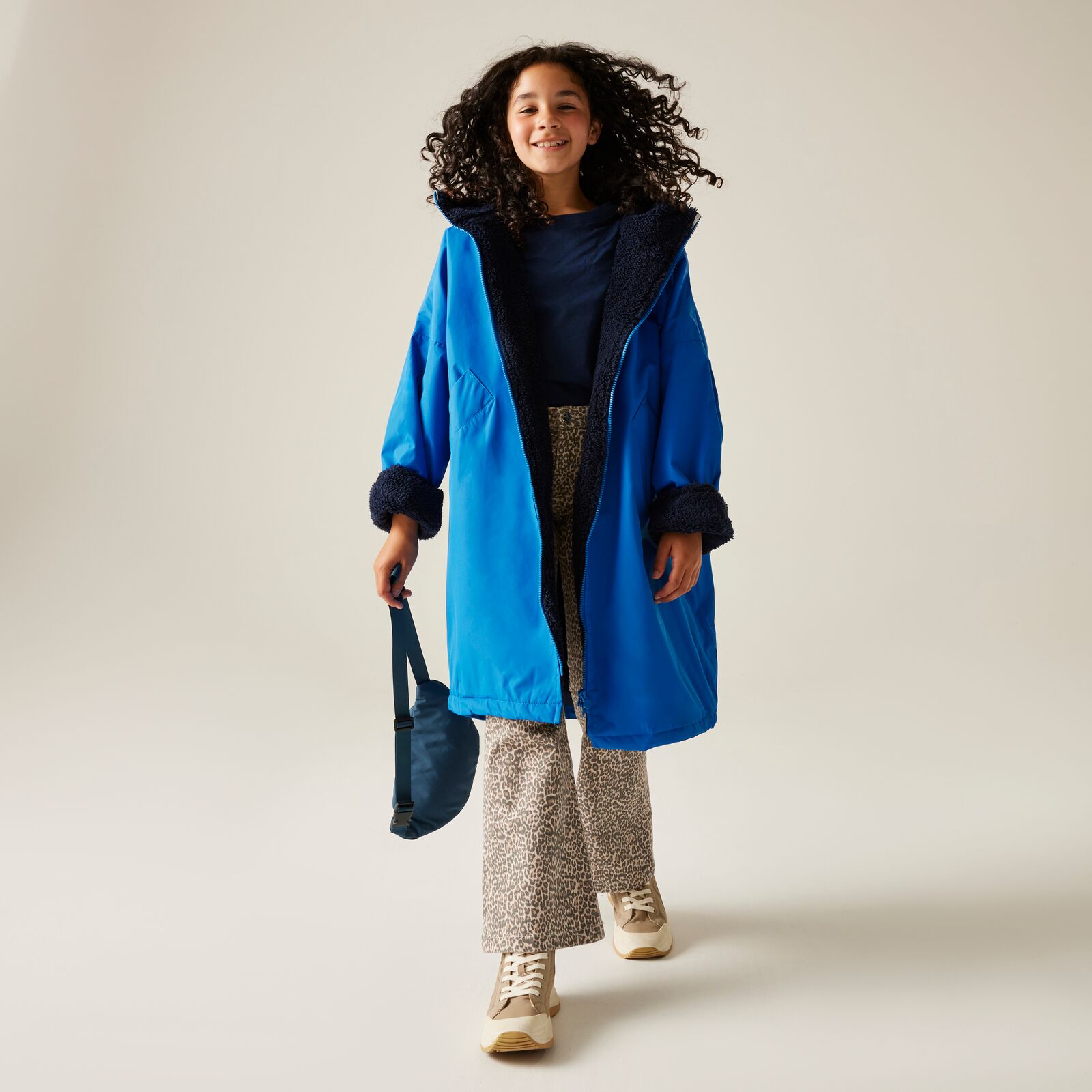 Regatta Kids Spirit Of Adventure Hooded Waterproof Warm Drying Changing Robe - Picture 34 of 121