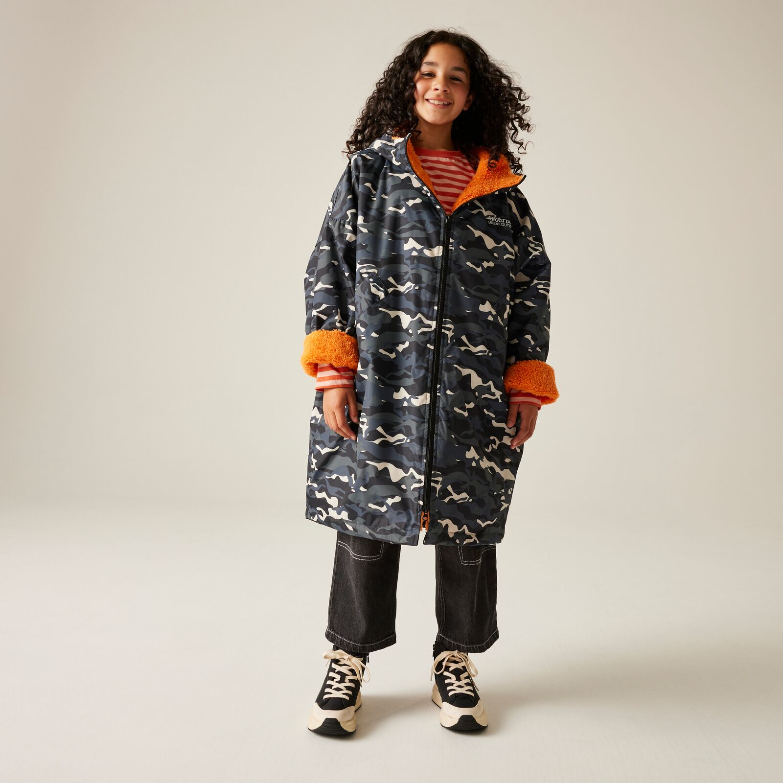 Regatta Kids Spirit Of Adventure Hooded Waterproof Warm Drying Changing Robe - Picture 9 of 121