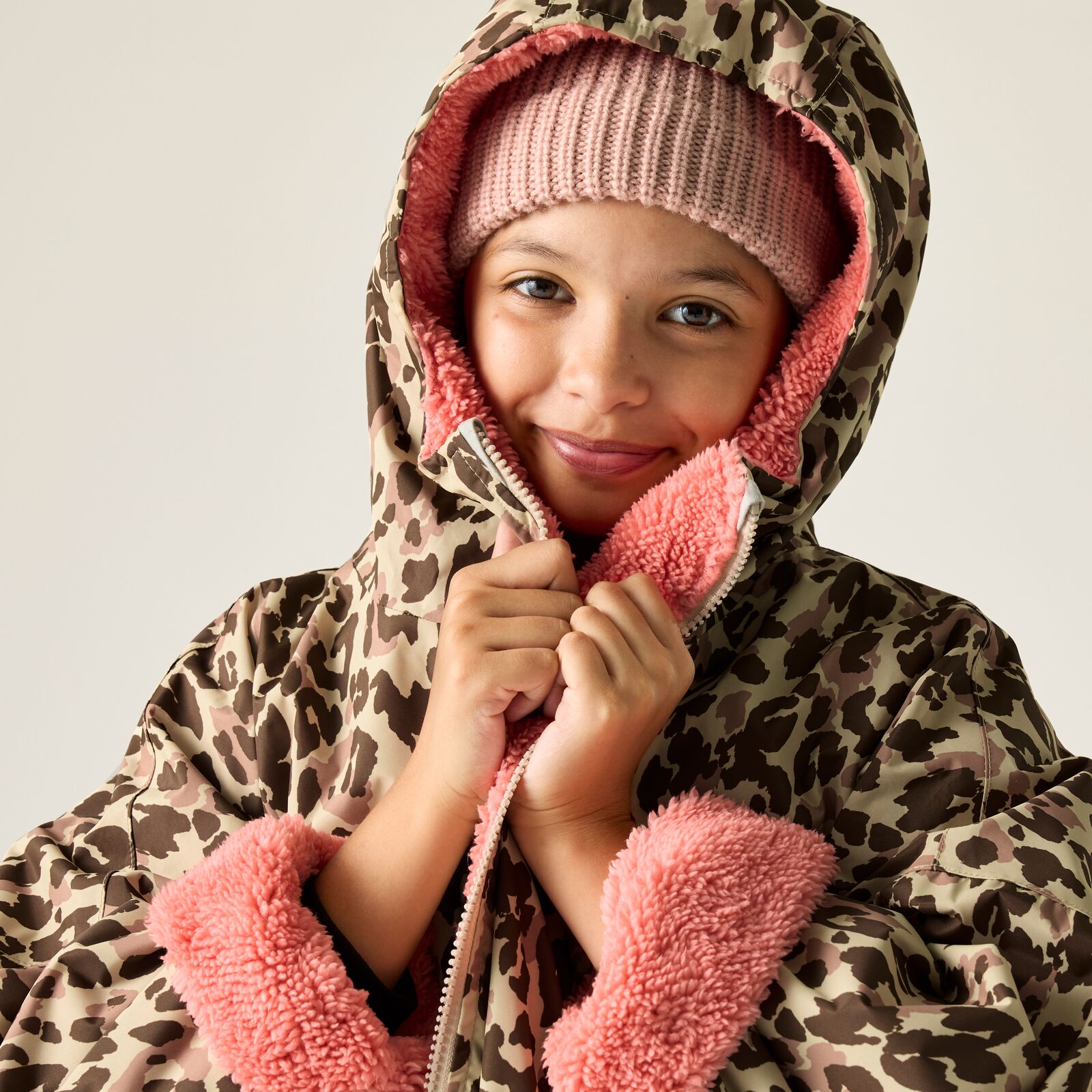 Regatta Kids Spirit Of Adventure Hooded Waterproof Warm Drying Changing Robe - Picture 66 of 121