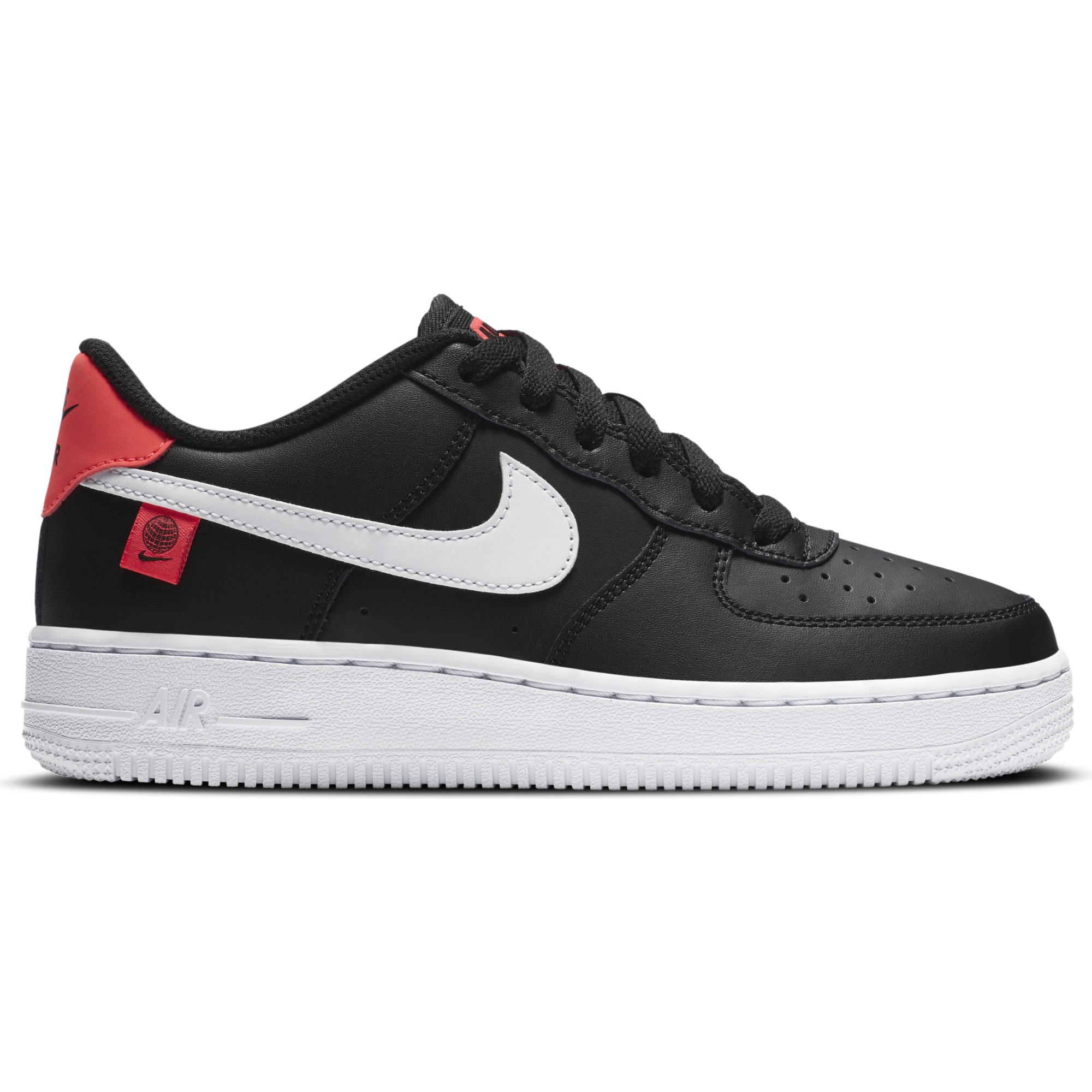 AIR FORCE 1 '07 WW BLACK · Superkicks
