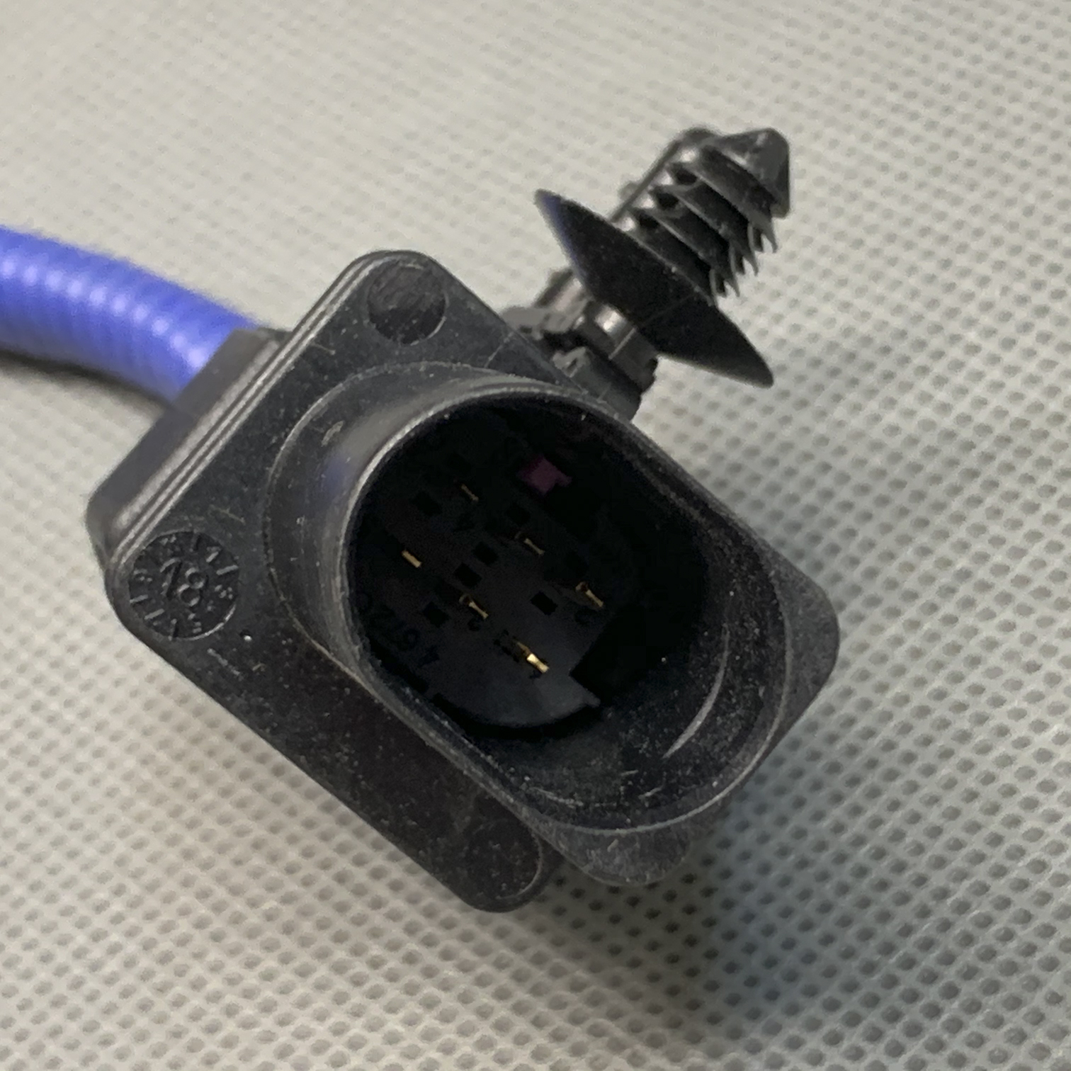 トモ　1/2 8-97328058-1 Isuzu NPR Parts Elf 700P 4HK1 6HK1 Speed Sensor