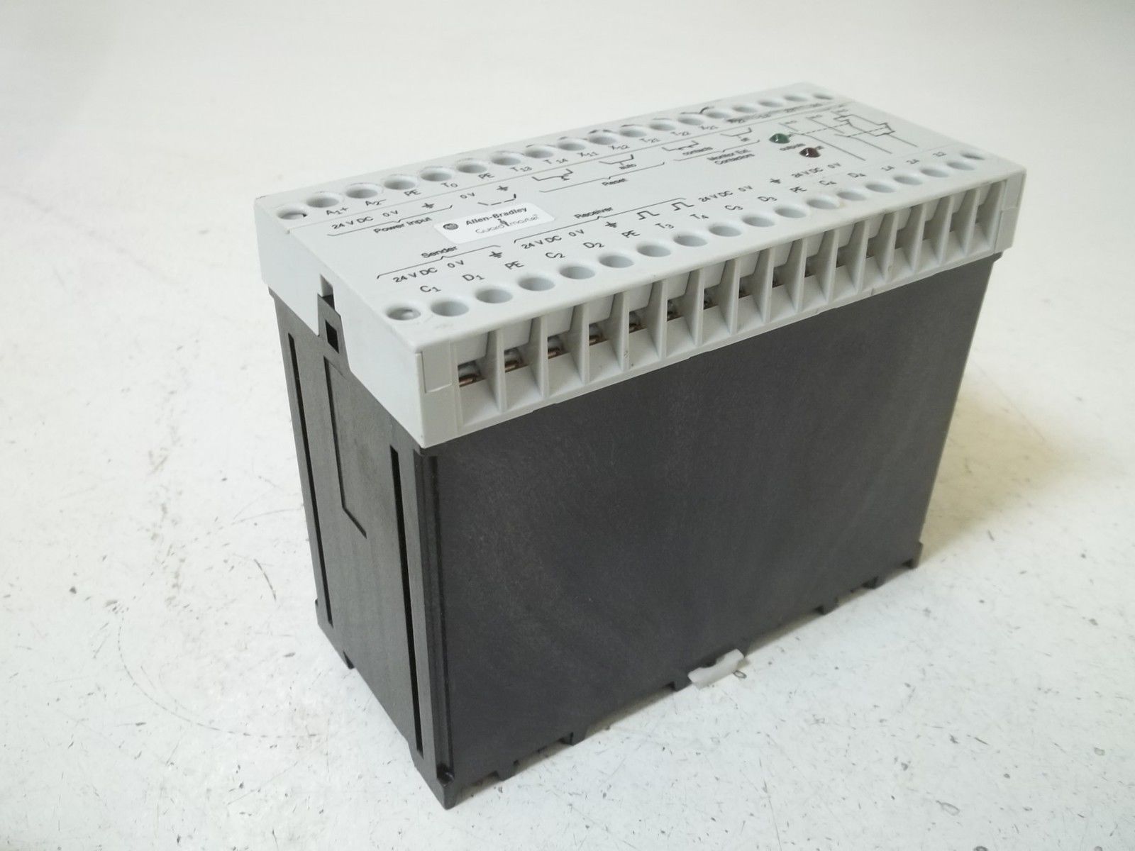 ALLEN BRADLEY 440L-M8200 SAFETY RELAY INTERFACE FOR SAFETY LIGHT