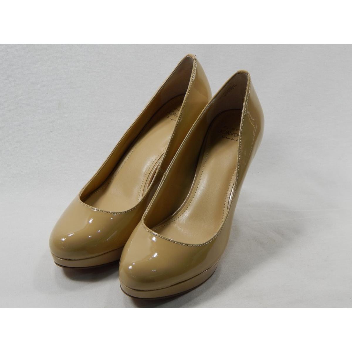 circa joan and david pumps