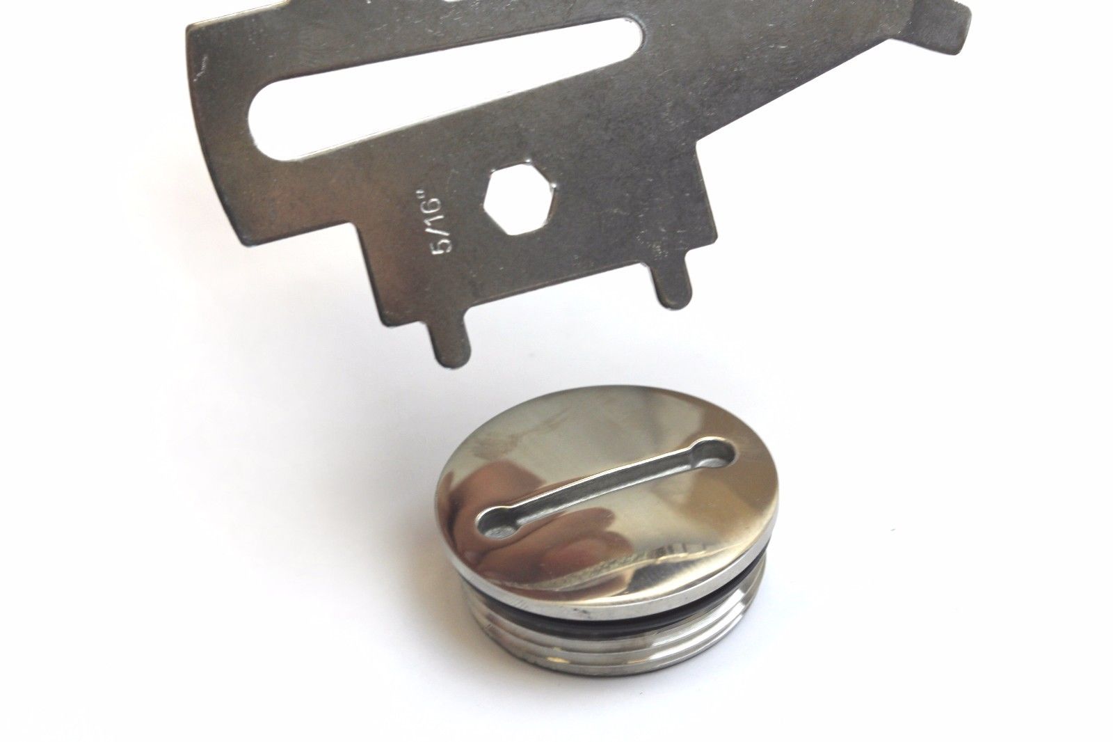 Multiuse Universal Deck Plate Gas/Fuel Waste Cap Key Stainless Steel