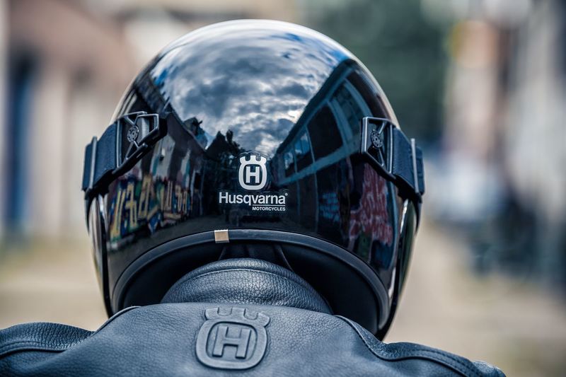 Genuine Husqvarna Pilen Helmet