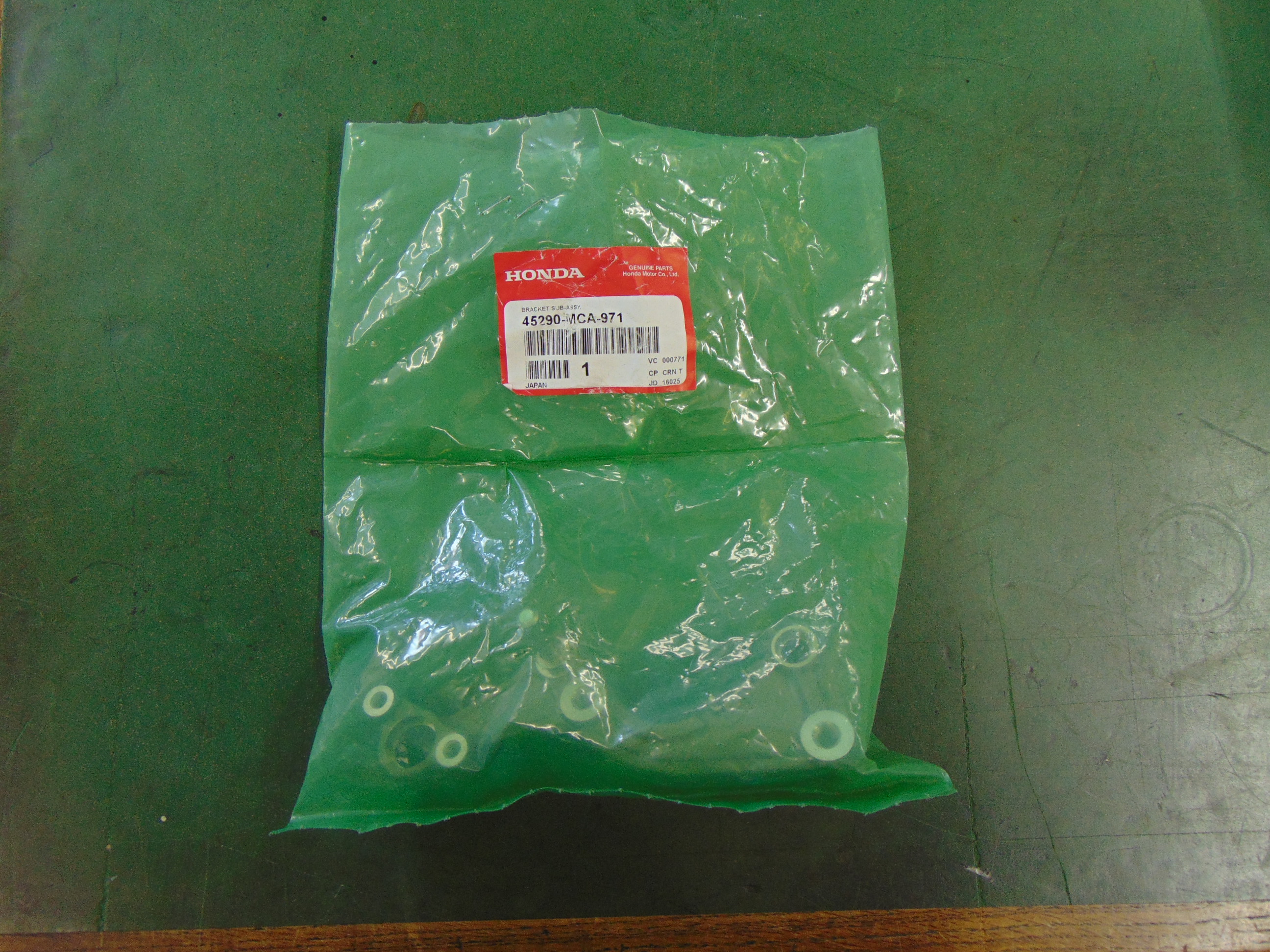 Honda BRACKET SUB ASSY., R. FR.