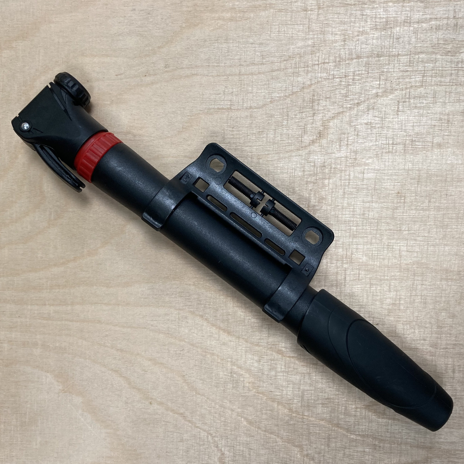 Mini bomba de bicicleta Schrader Presta con cabezal giratorio Raleigh con montaje en cuadro - Imagen 5 de 11