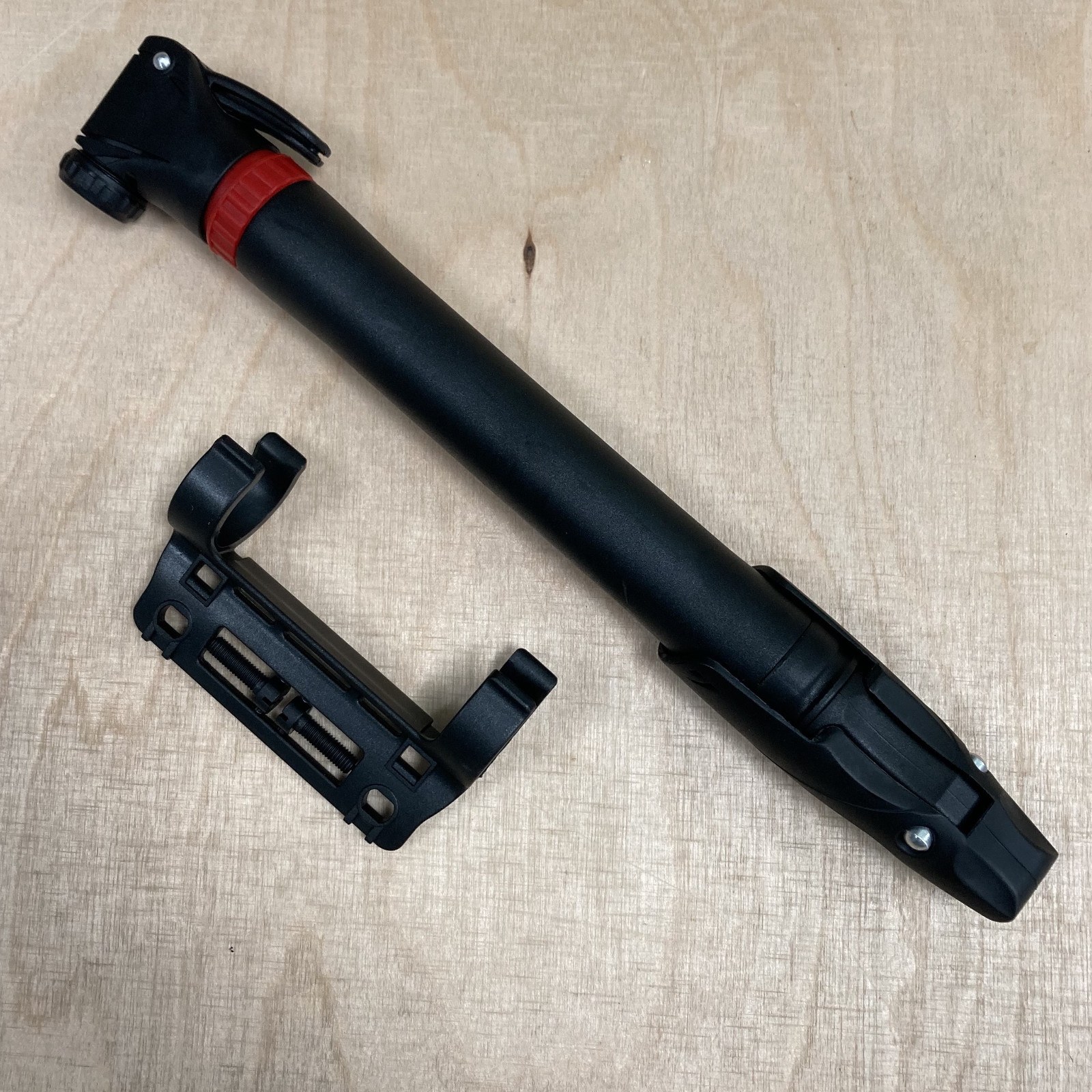 Mini bomba de bicicleta Schrader Presta con cabezal giratorio Raleigh con montaje en cuadro - Imagen 7 de 11