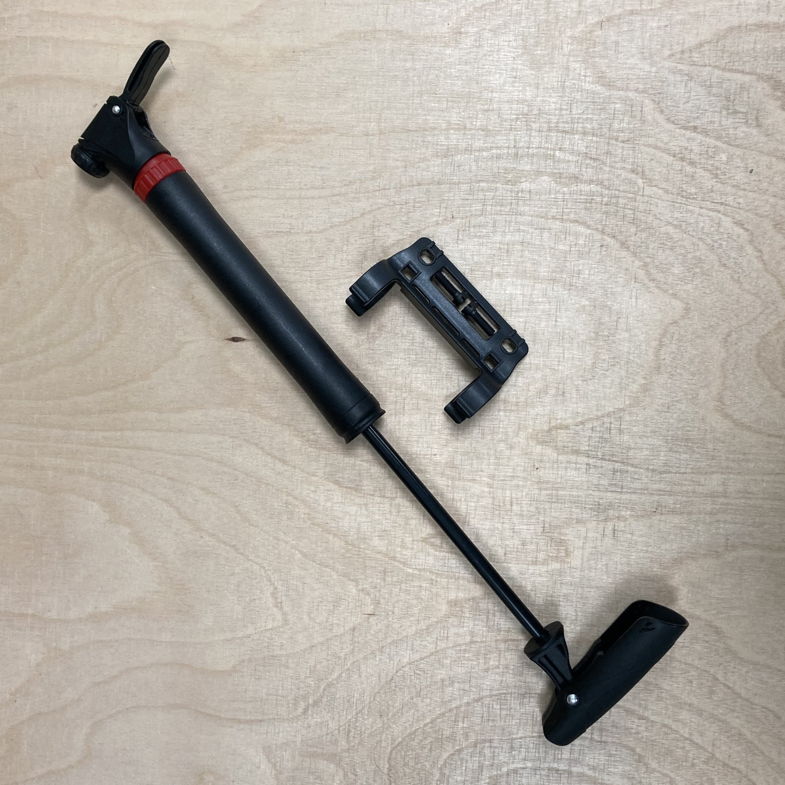 Mini bomba de bicicleta Schrader Presta con cabezal giratorio Raleigh con montaje en cuadro - Imagen 8 de 11