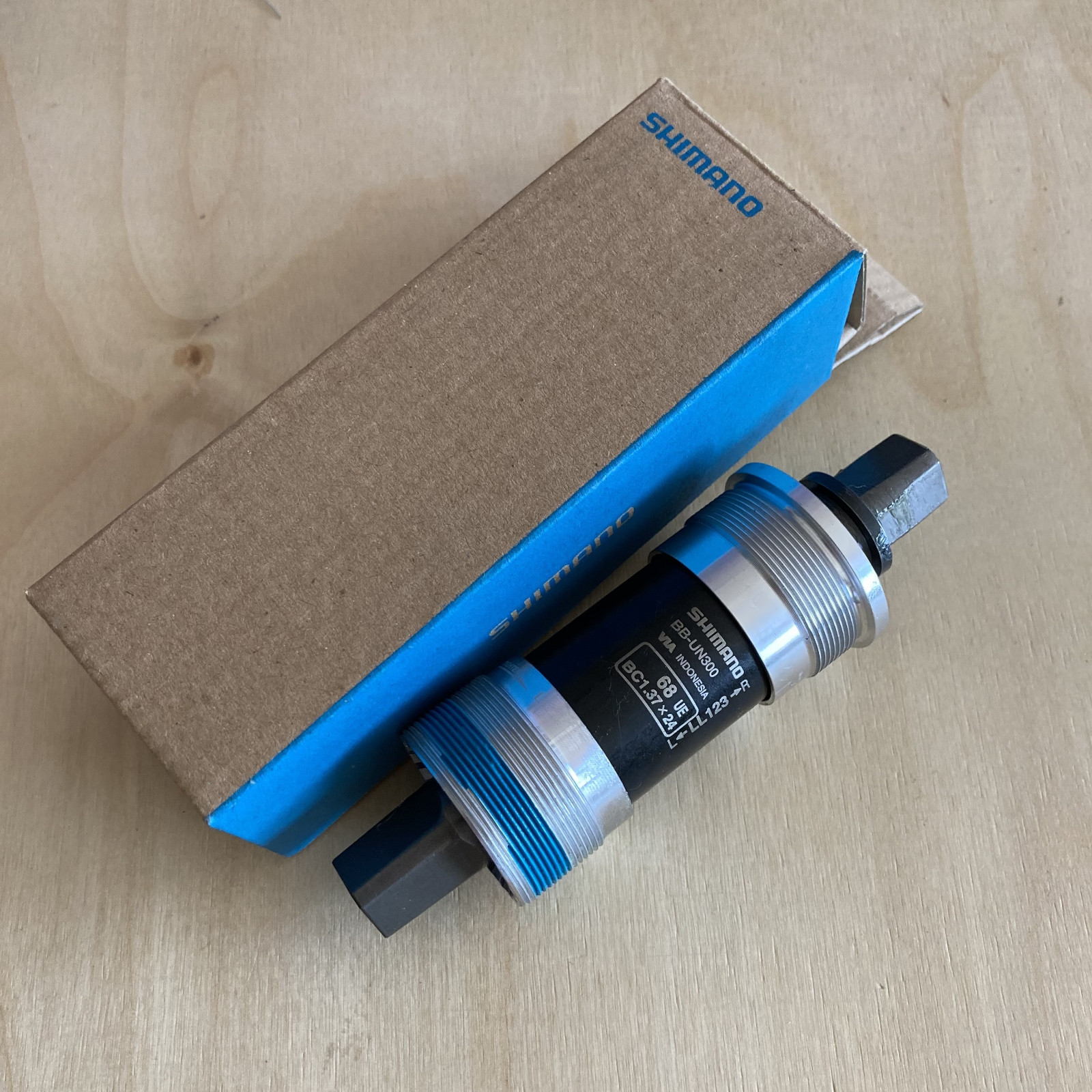 SHIMANO BB-UN300 Tretlager - Englisch 68x122,5mm Für Rennrad & Mountainbike