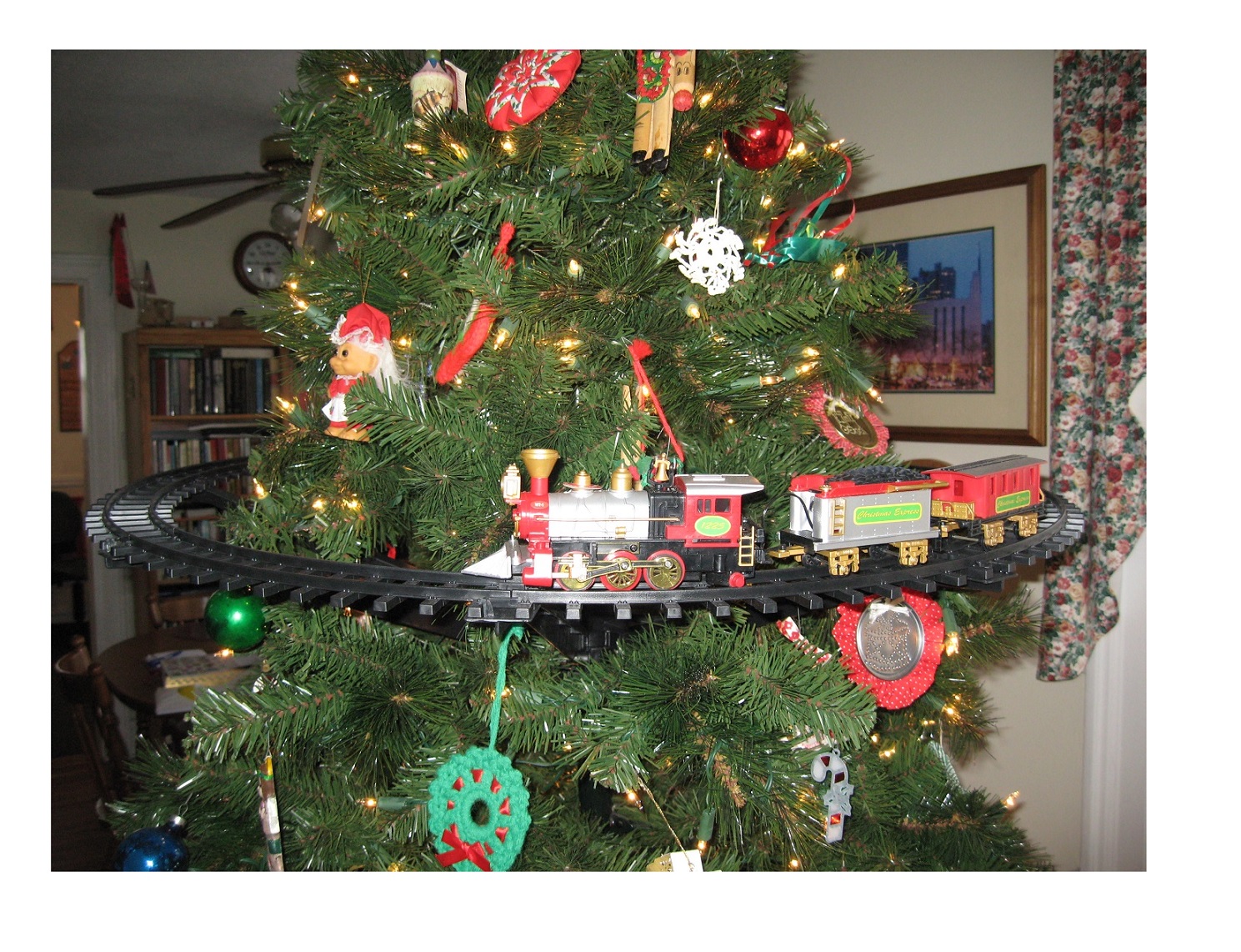 Light Sounds Animated Christmas Train Set Holiday Decoration Mounts In Tree Light Sounds Animated Christmas Train Set Holiday Decoration Mounts In Tree