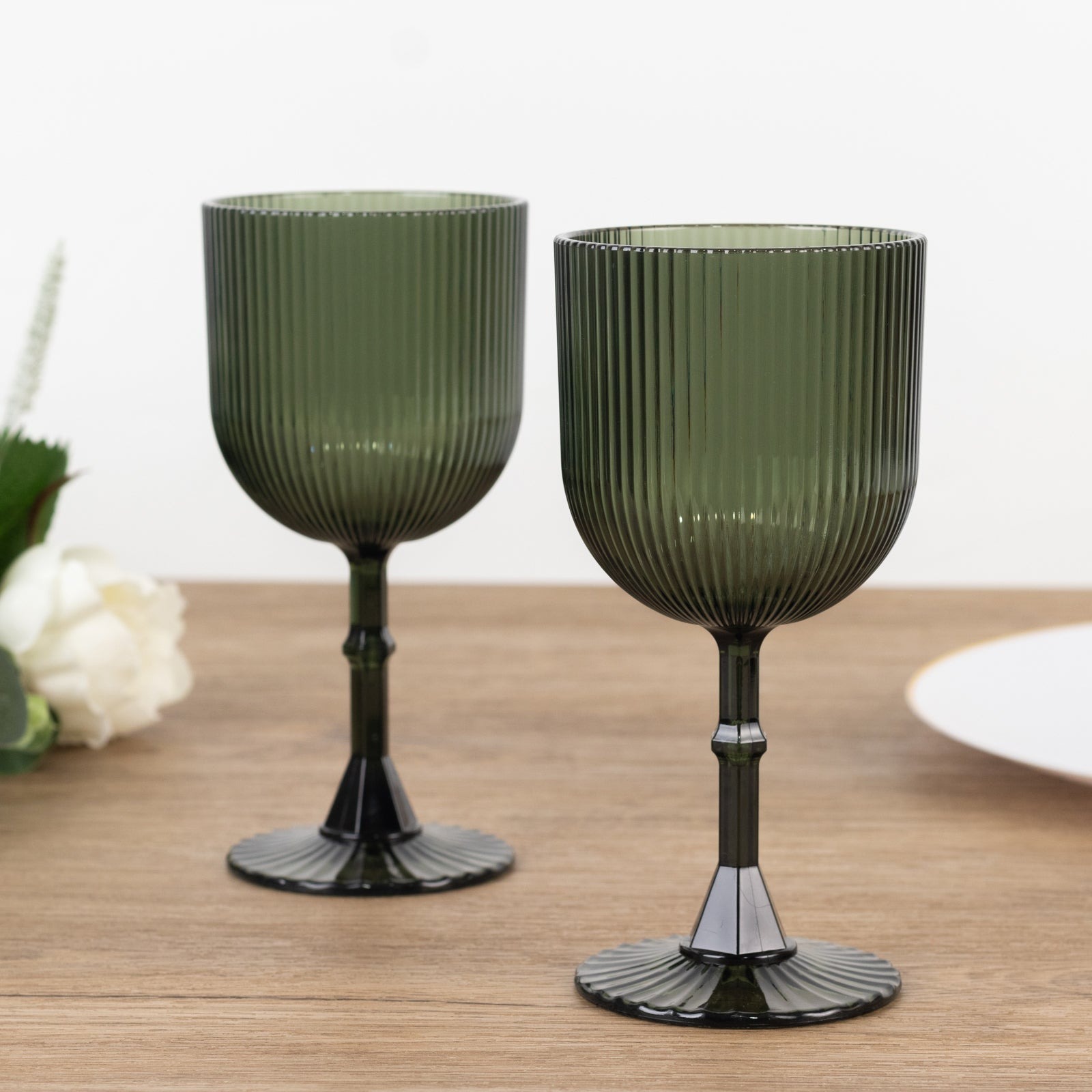 12 Plastic Wine Glasses Vintage Ribbed Pattern Party Event Decorations